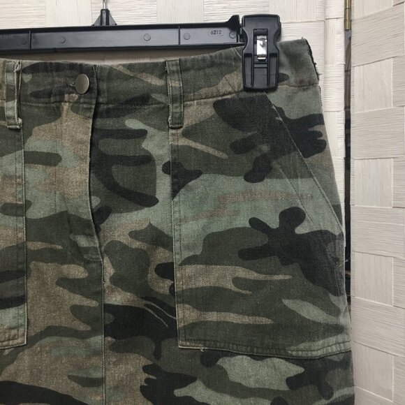item ditto camo mini skirt size medium - Picture 6 of 11